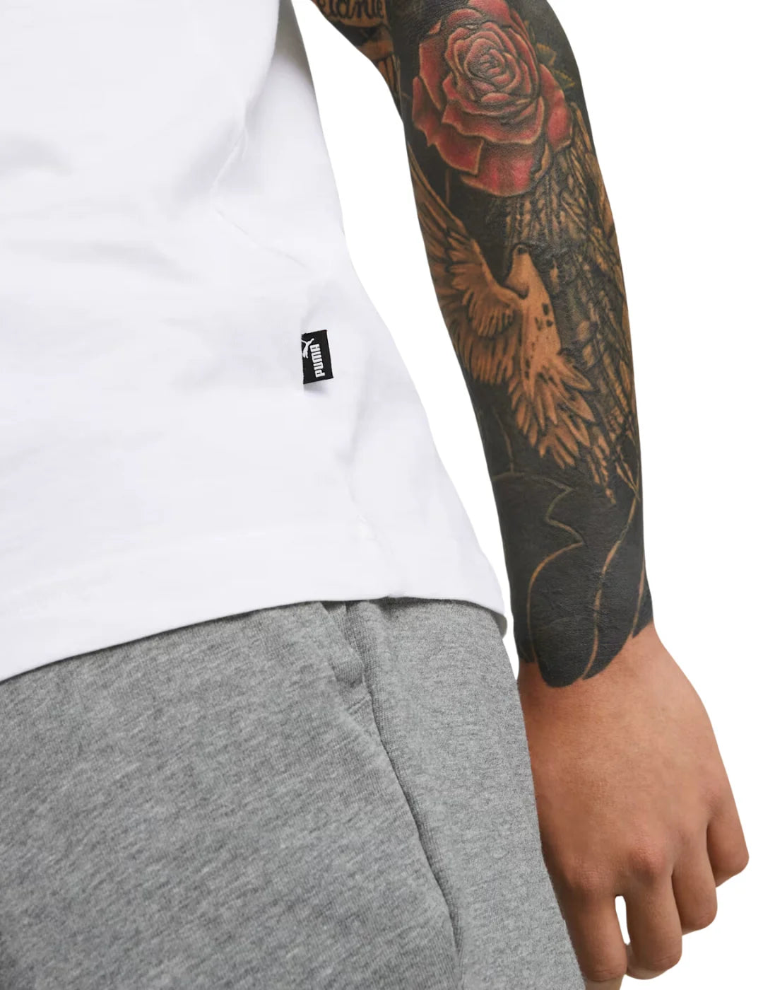 Camiseta PUMA Logo Essentials Blanco | Bicos de Fío