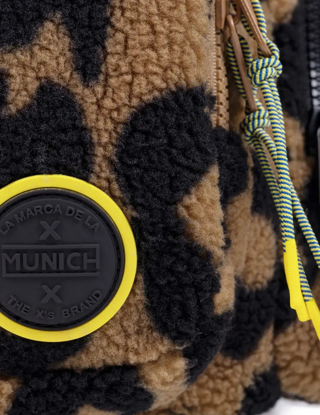 Mochila Munich Deep Backpack Leopardo | Bicos de Fío